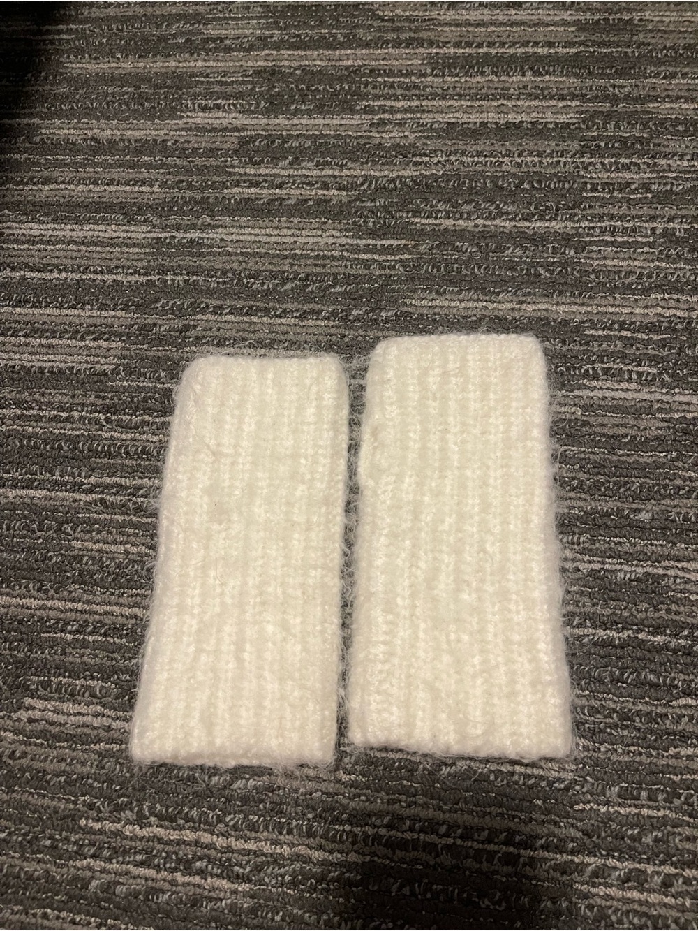 H&M White Knit Hand Warmers